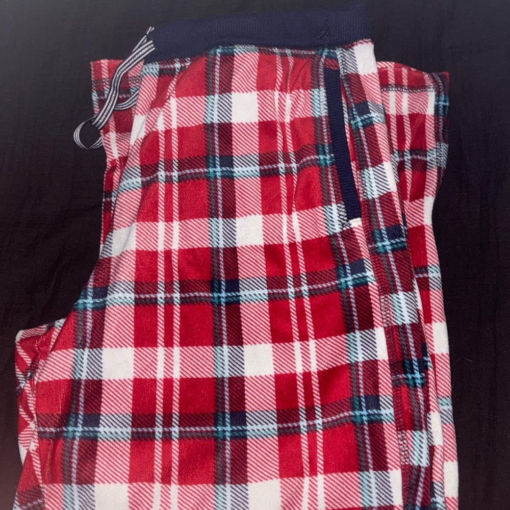 Nautica women’s holiday colored plaid pajama pants, size small